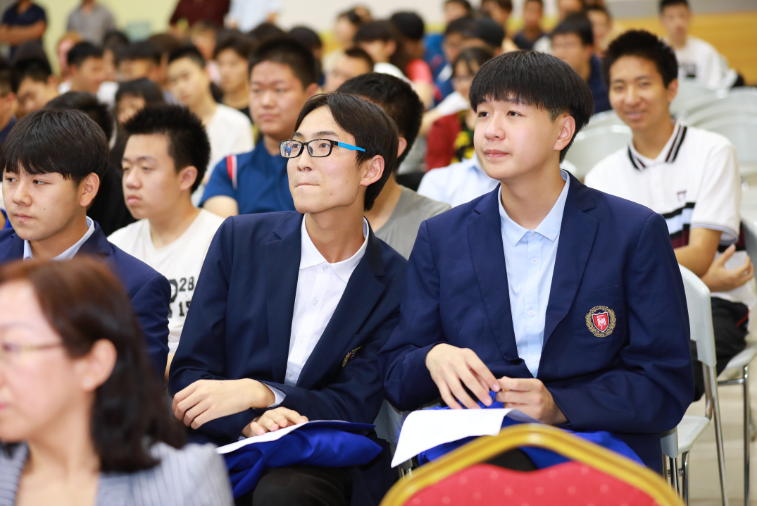 ?申請美國頂尖大學(xué)，非但不“寬”，反而“嚴(yán)”得老火(圖1)